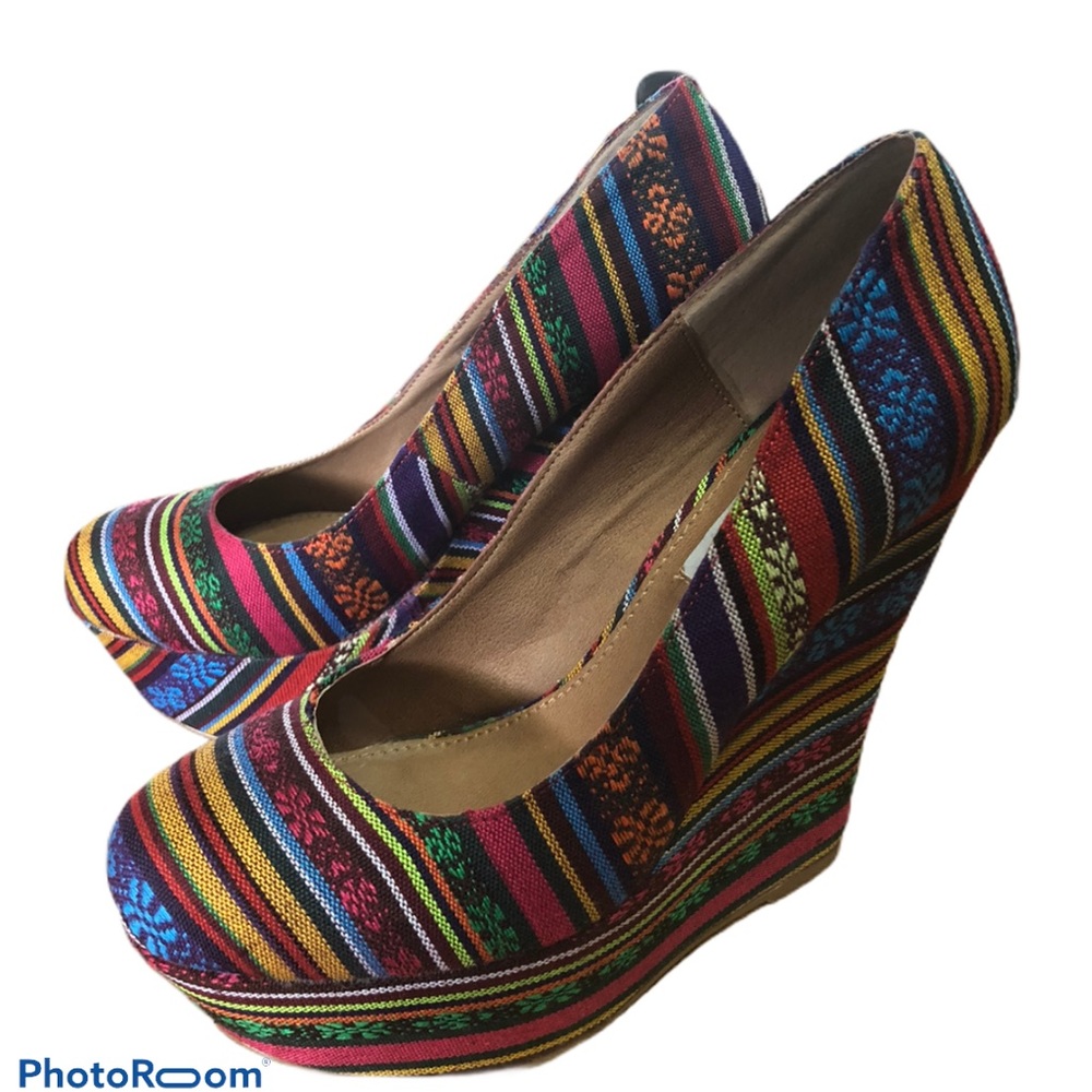 STEVE MADDEN WEDGES🍉